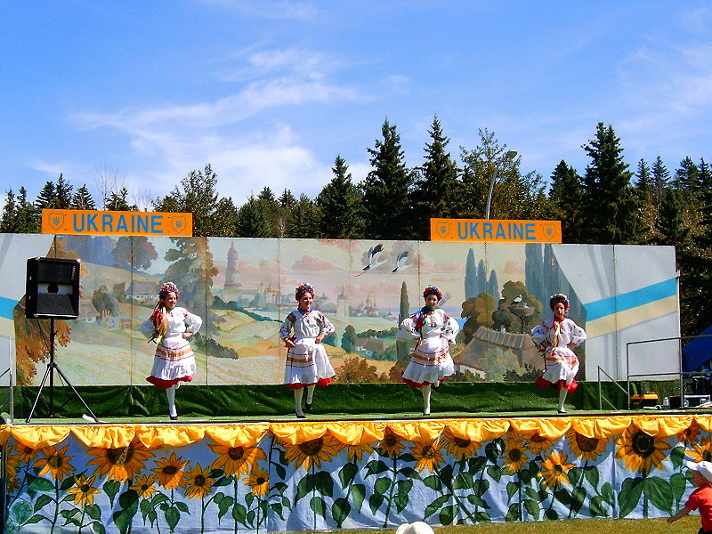maria dww 800pxHeritage_Festival_Edmonton_Ukraine_dancers ‹ FCI WOMEN